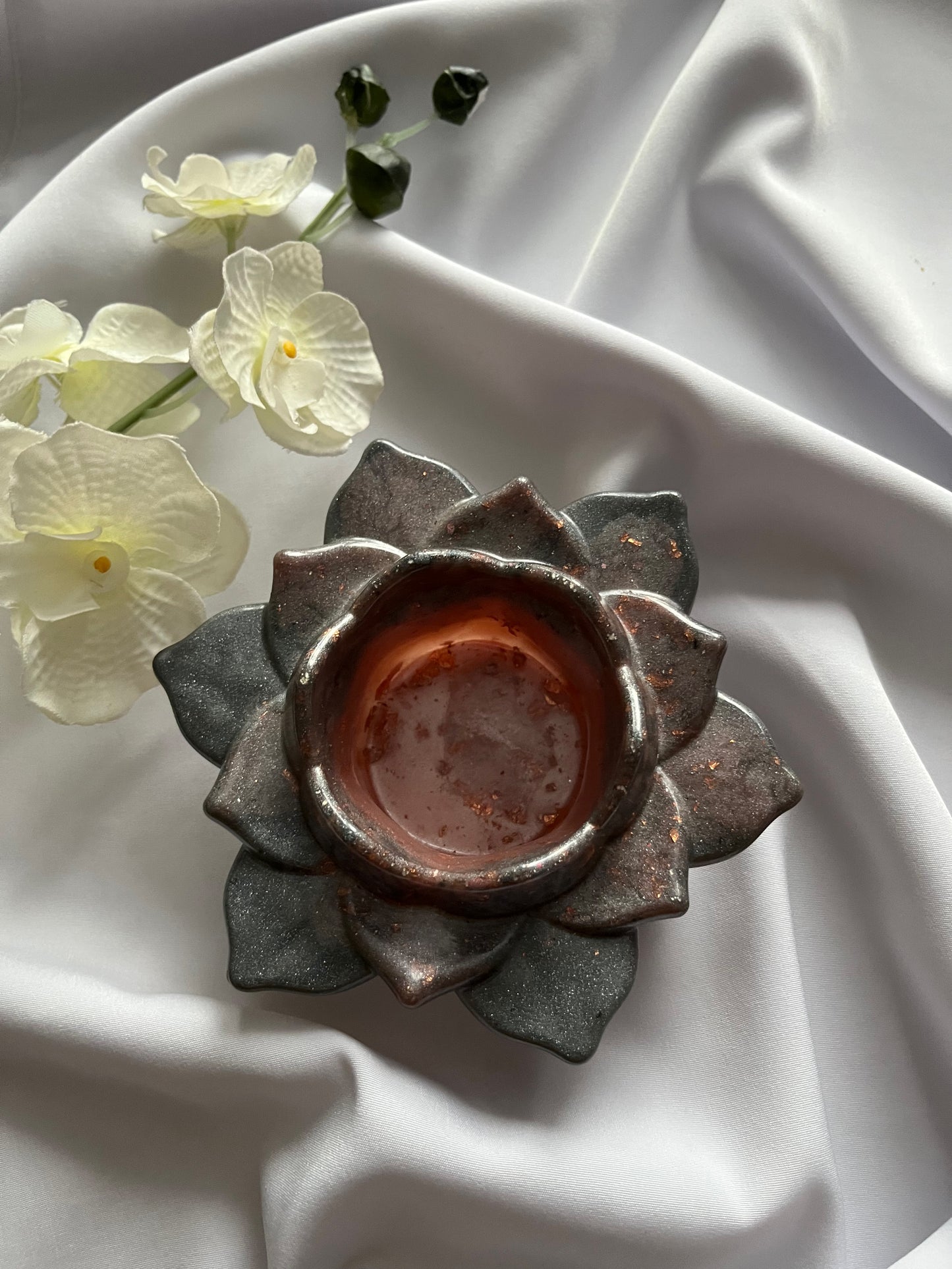 Midnight Ember Lotus Candle Holder