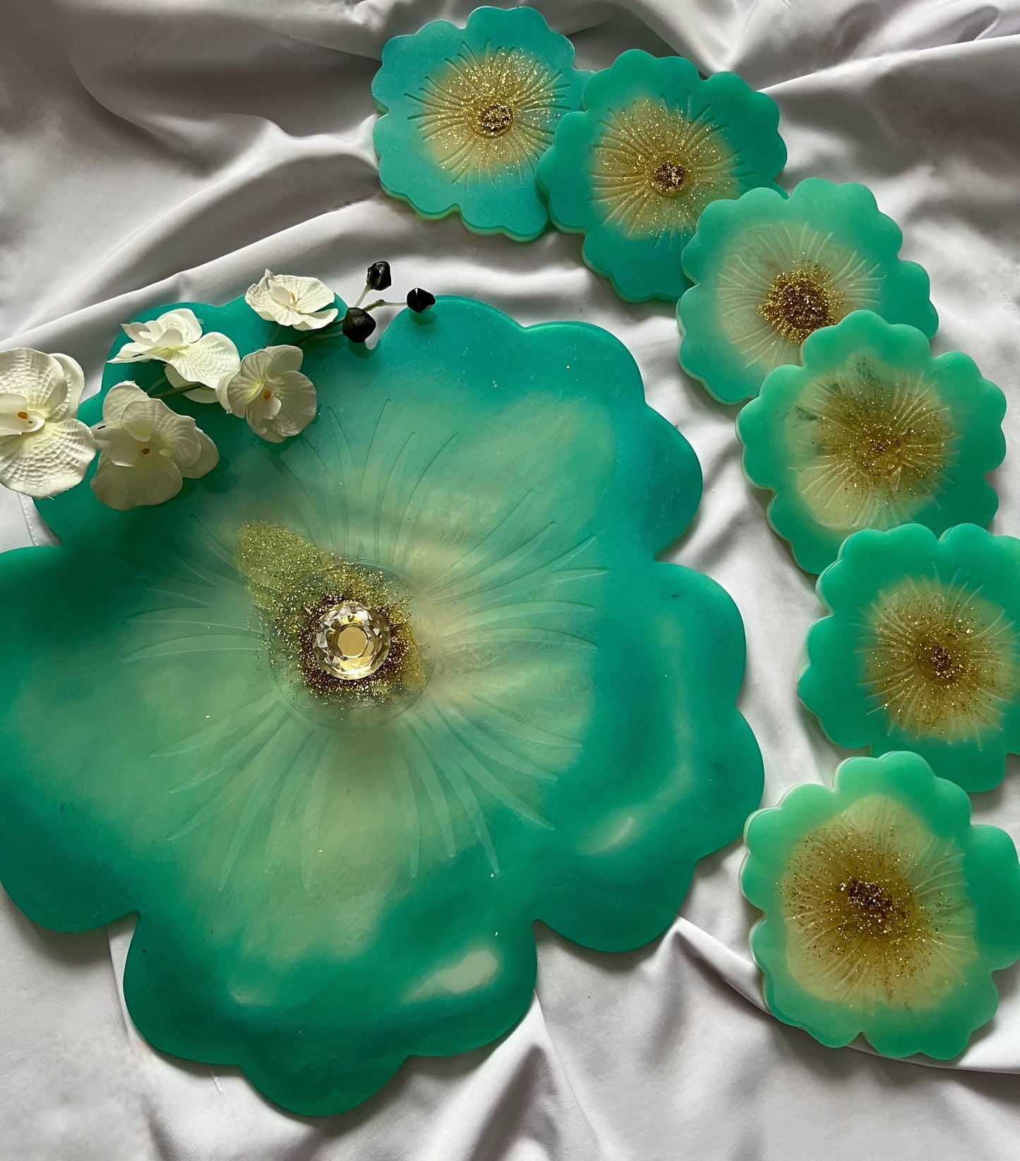 Emerald Bloom Tray & Casters Set